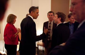 Mark Zuckerberg-SteveJobs_Andj_others_DineWithPresidentObama